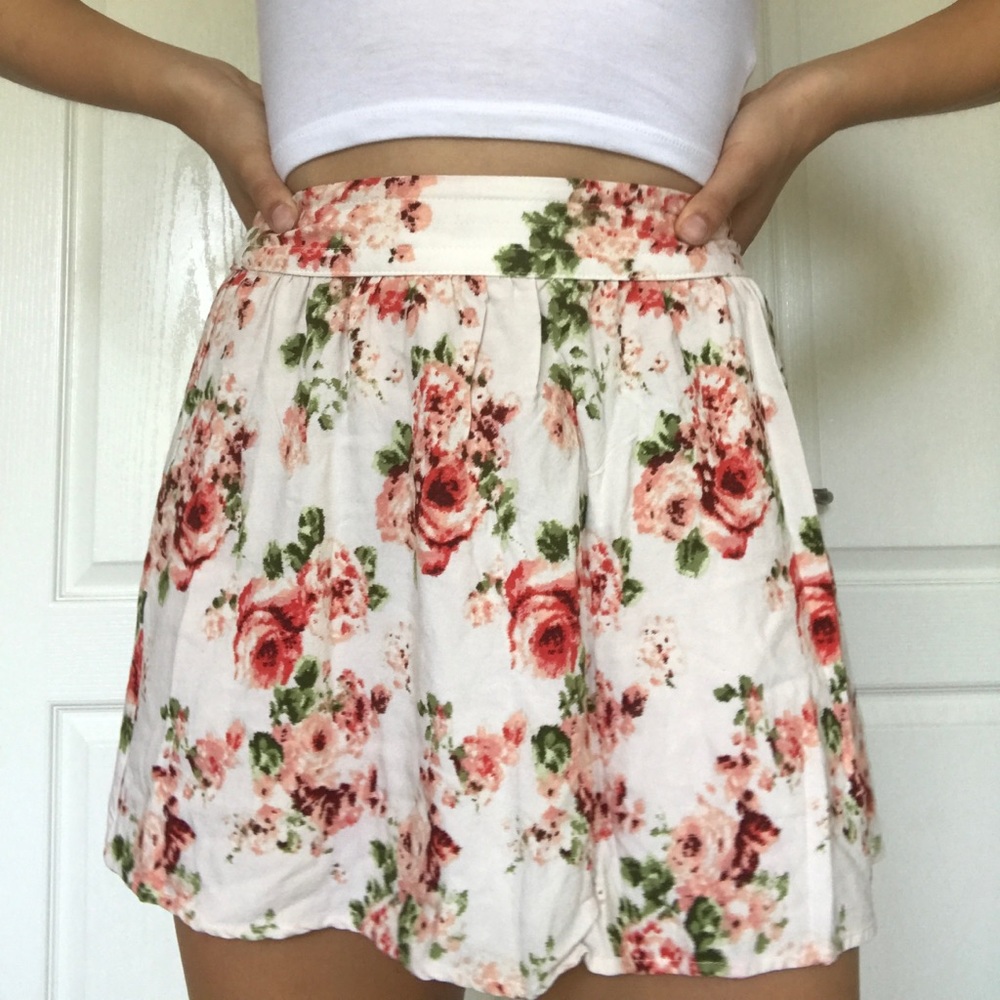 White floral mini skirt